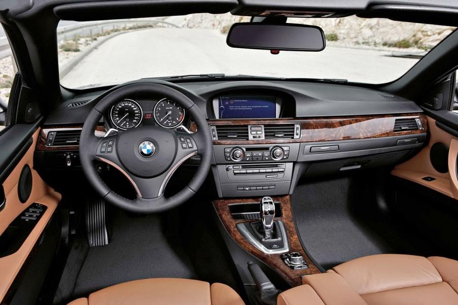  BMW 335i 2011 года  (фото 27 из 37)